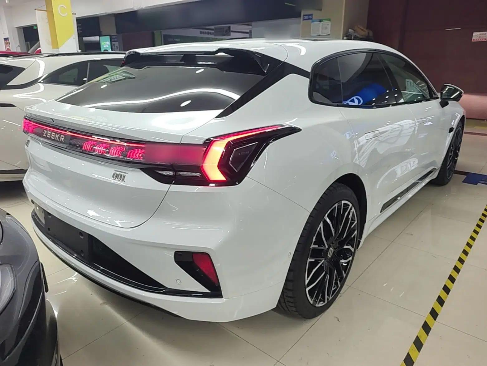 Zeekr 001 2025 YOU Edition 100 kWh All-Wheel Drive — миниатюра 4