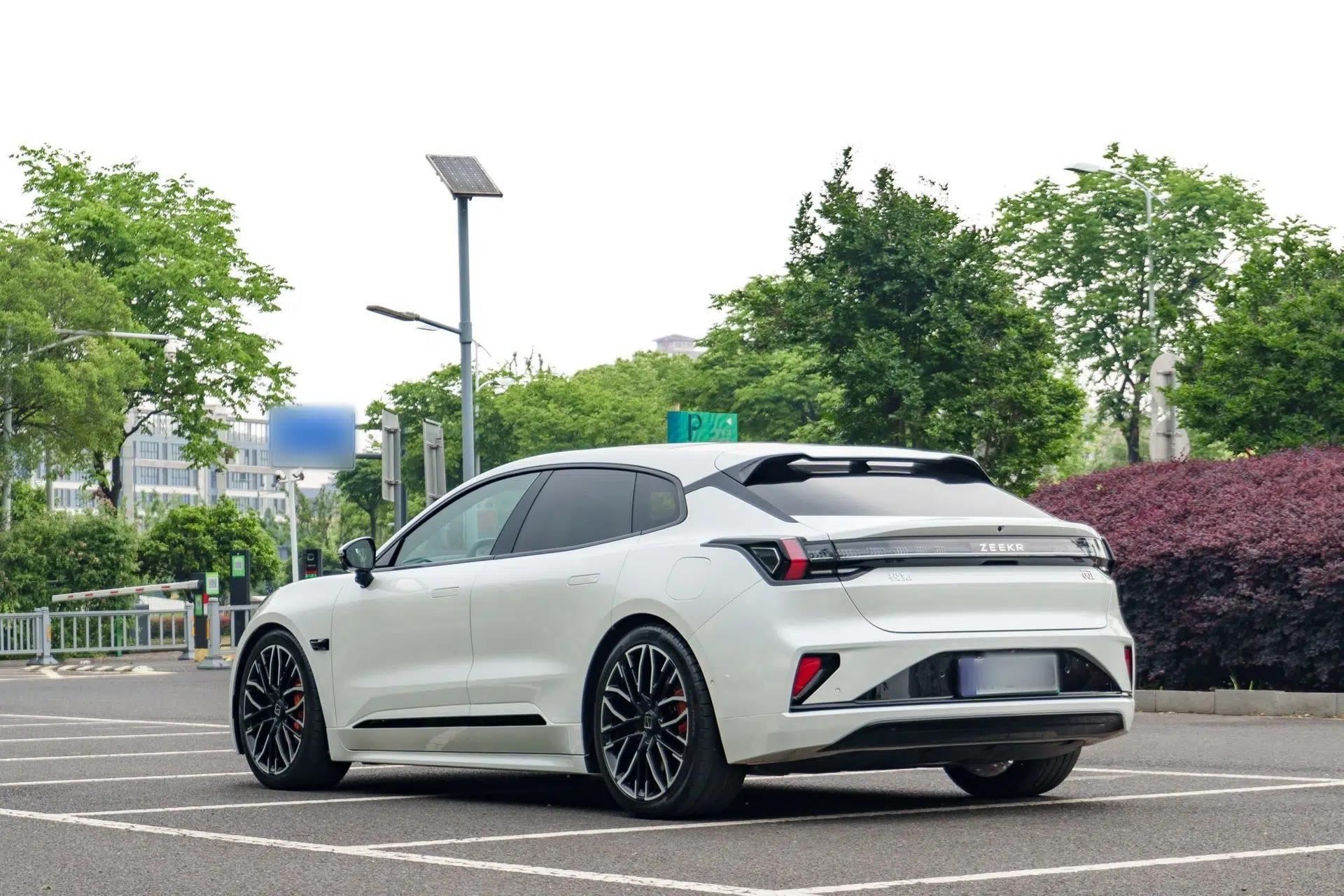 Zeekr 001 2025 YOU Edition 100 kWh All-Wheel Drive — миниатюра 6