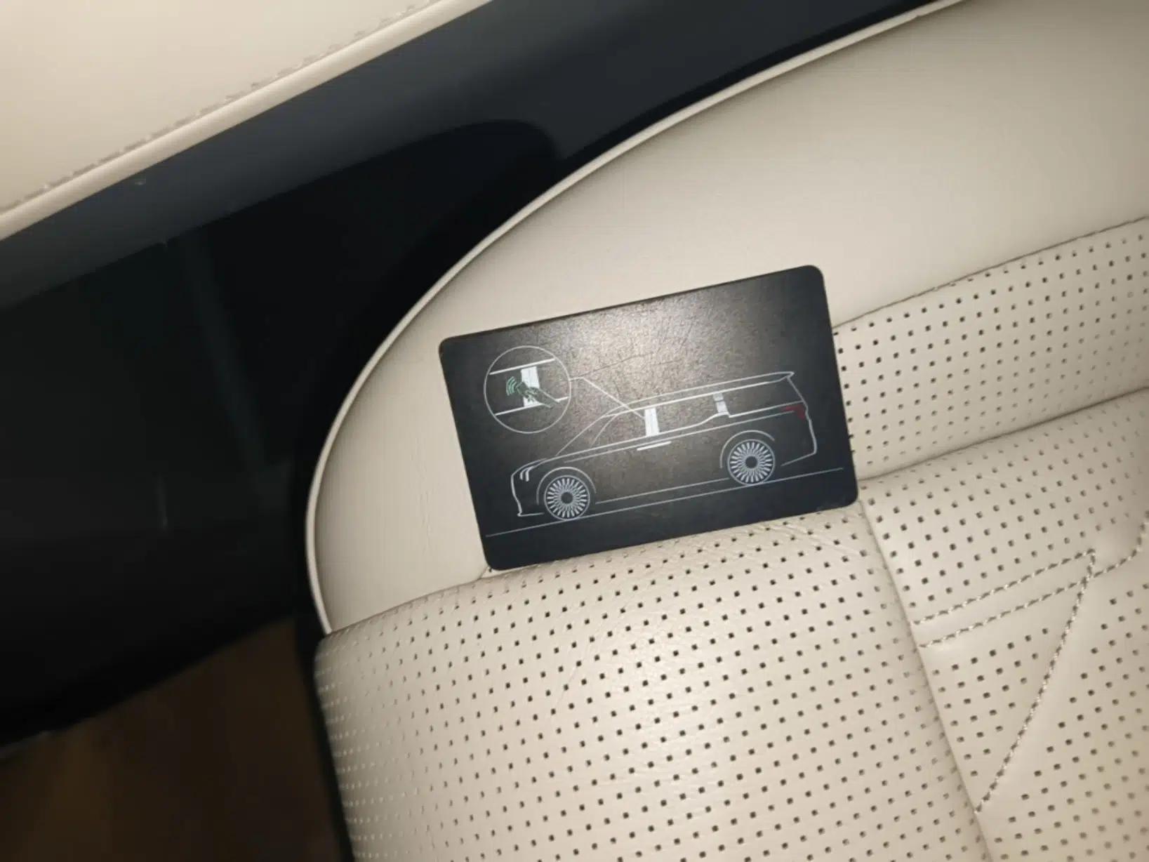 Zeekr 009 2024 7-Seater Aisle Version 108 kWh — миниатюра 12