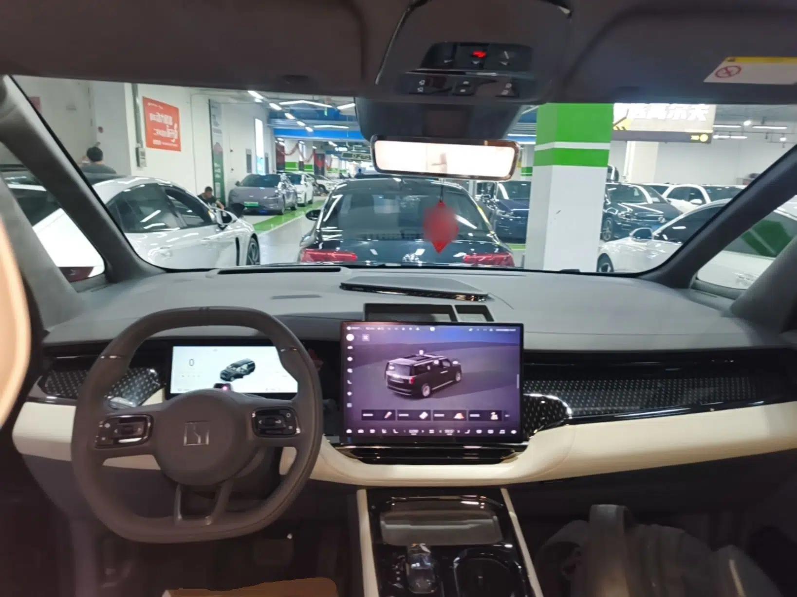 Zeekr 009 2024 7-Seater Aisle Version 108 kWh — миниатюра 13