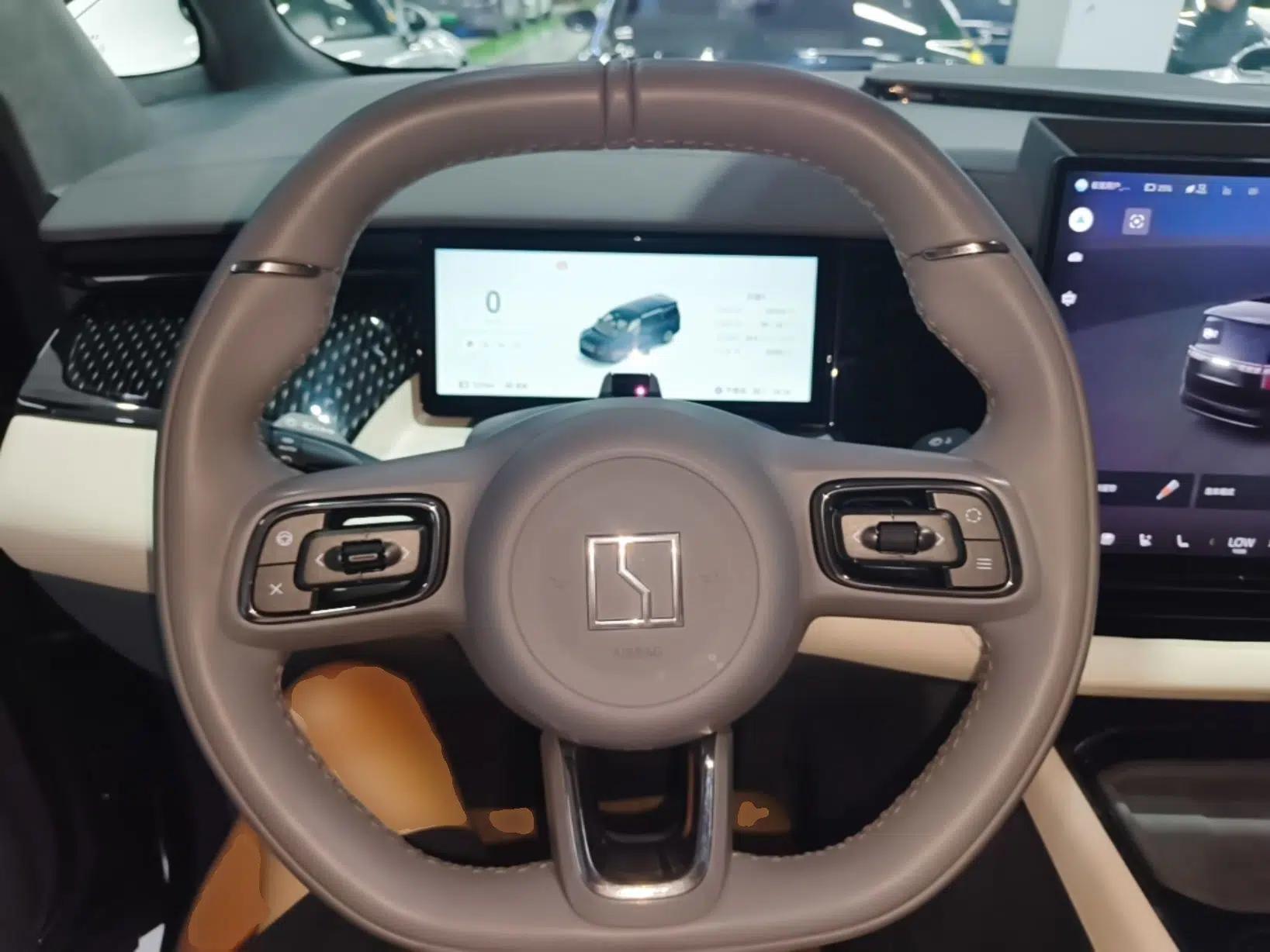 Zeekr 009 2024 7-Seater Aisle Version 108 kWh — миниатюра 14