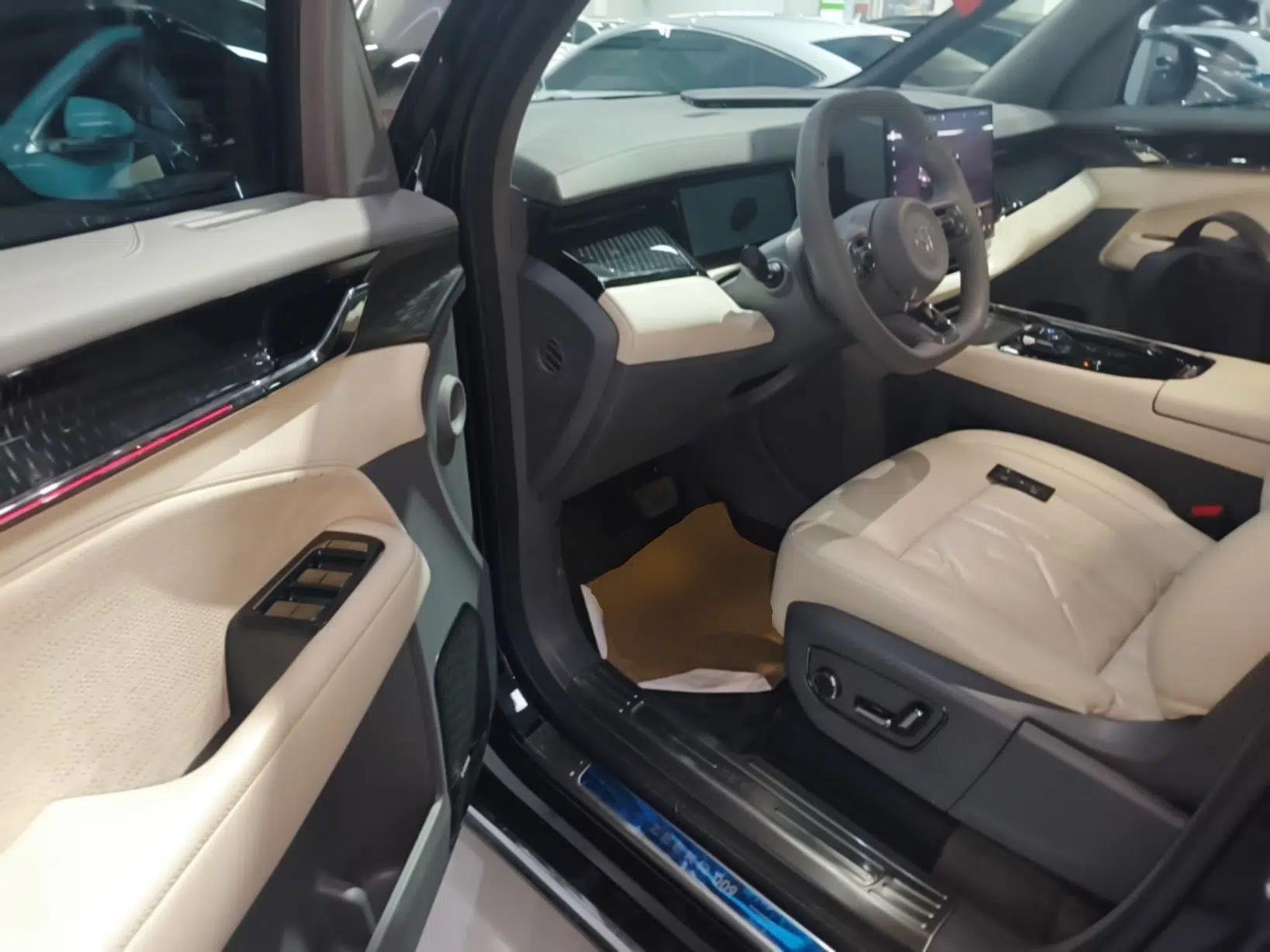 Zeekr 009 2024 7-Seater Aisle Version 108 kWh — миниатюра 19