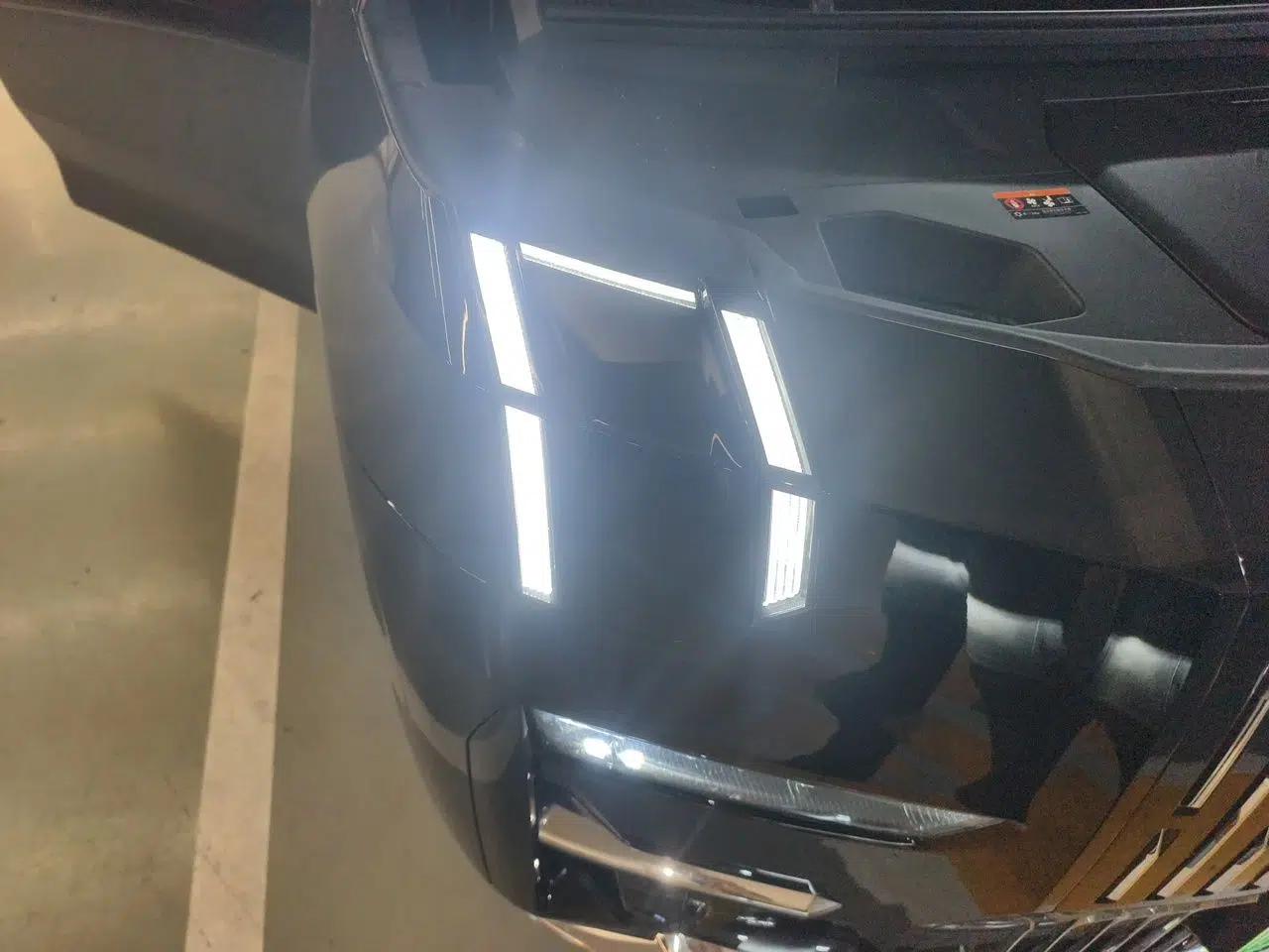 Zeekr 009 2024 7-Seater Walk-Through Version Four-Wheel Drive 108 kWh — миниатюра 7