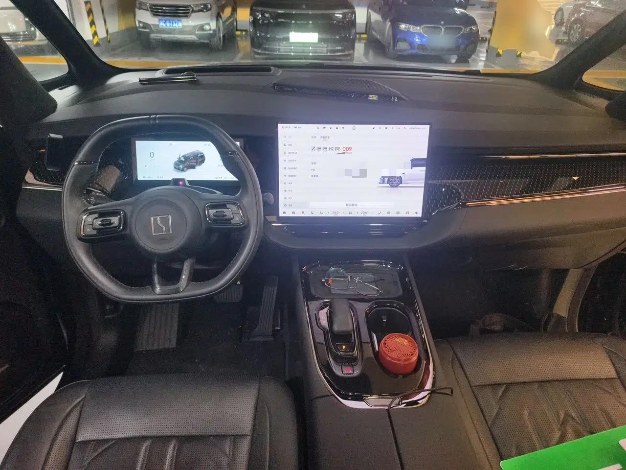 Zeekr 009 2024 7-Seater Walk-Through Version Four-Wheel Drive 108 kWh — миниатюра 10