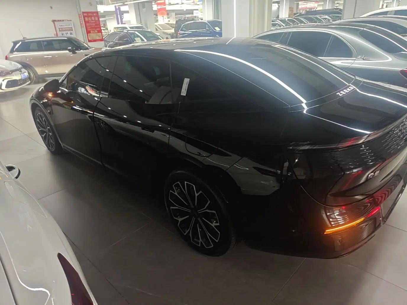 Zeekr 007 2024 Rear-Drive Intelligent Driving Version 100 kWh — миниатюра 7