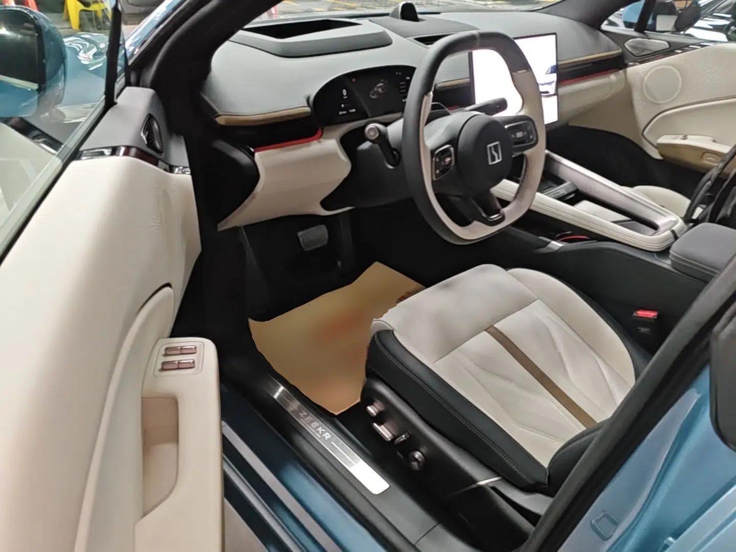Zeekr 007GT 2025 Four-Wheel Drive Intelligent Driving Version 75 kWh — миниатюра 19