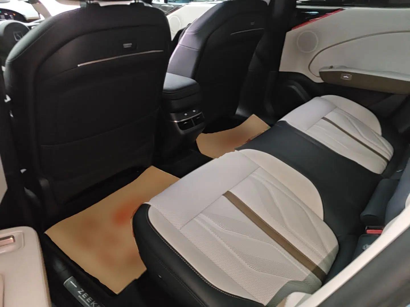 Zeekr 007GT 2025 Four-Wheel Drive Intelligent Driving Version 75 kWh — миниатюра 20