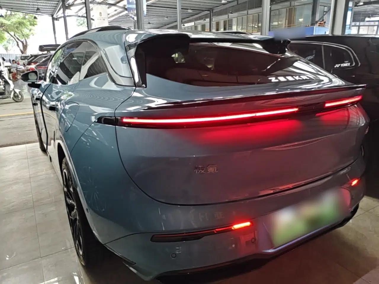 Zeekr 007GT 2025 Four-Wheel Drive Intelligent Driving Version 75 kWh — миниатюра 4
