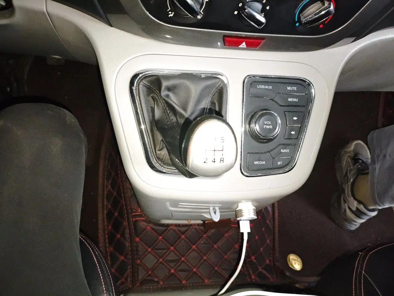 JAC Refine M3 2019 IKEA Edition 1.8L Luxury Smart Model — миниатюра 15