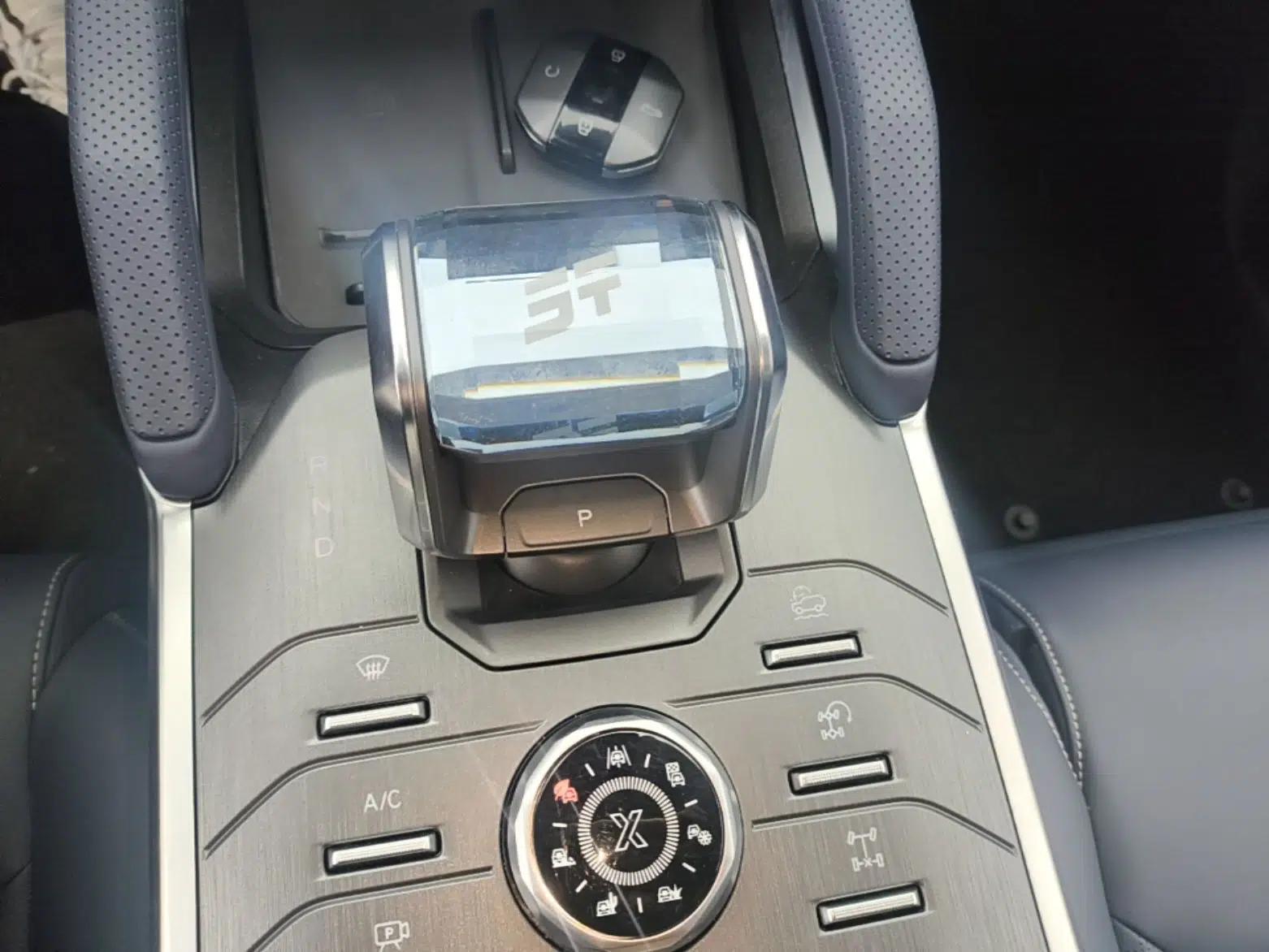JETOUR Shanhai Traveler C-DM 2025 206km XWD Conquer Extended Version 7 Seats — миниатюра 17