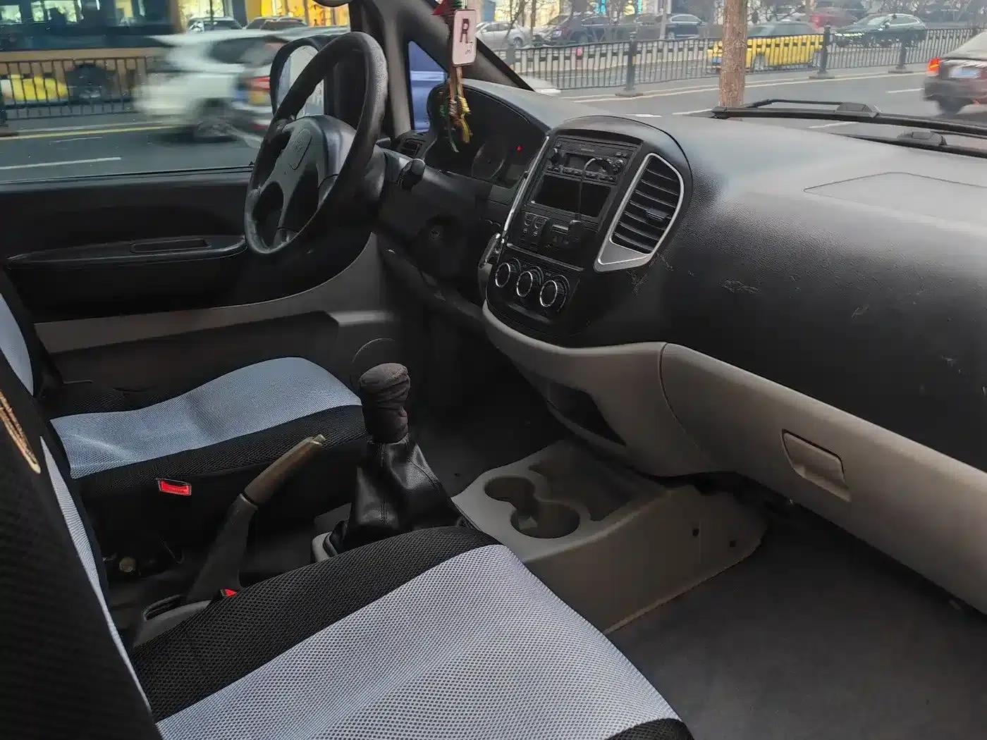 Lingzhi 2013 V3 1.5L 7-seater Standard II — миниатюра 9
