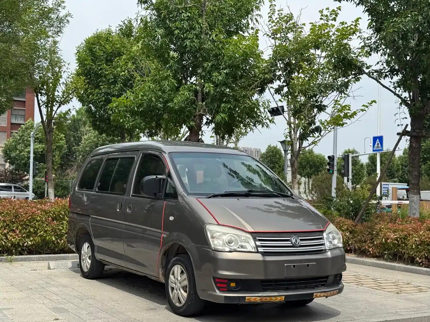 Lingzhi 2018 M3 1.5L 5-seater Basic Model — миниатюра 3