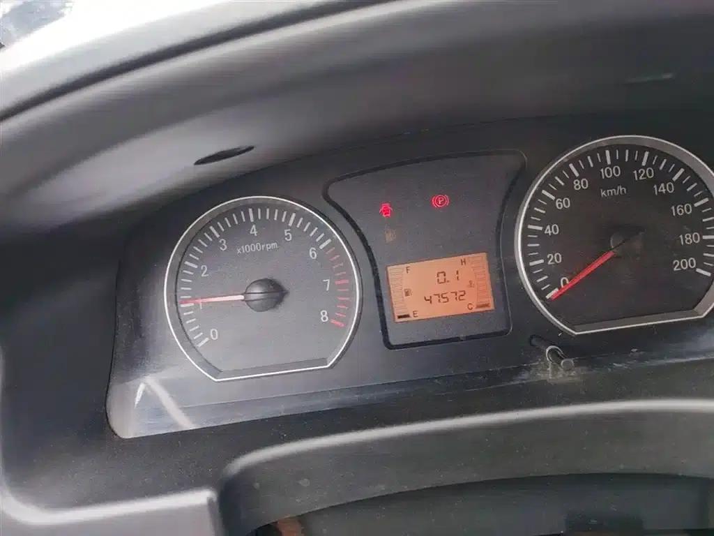 Lingzhi 2015 M3 1.6L 7-seater Comfort Model — миниатюра 12
