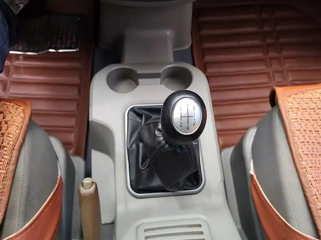 Lingzhi 2015 M3 1.6L 7-seater Comfort Model — миниатюра 14