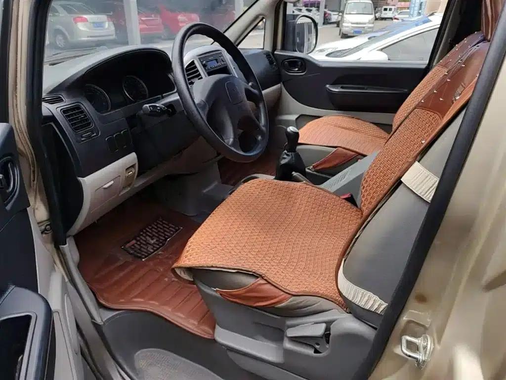 Lingzhi 2015 M3 1.6L 7-seater Comfort Model — миниатюра 15