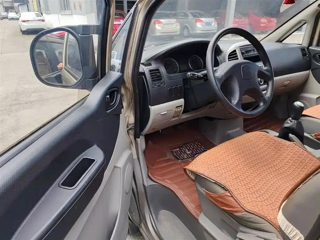 Lingzhi 2015 M3 1.6L 7-seater Comfort Model — миниатюра 16