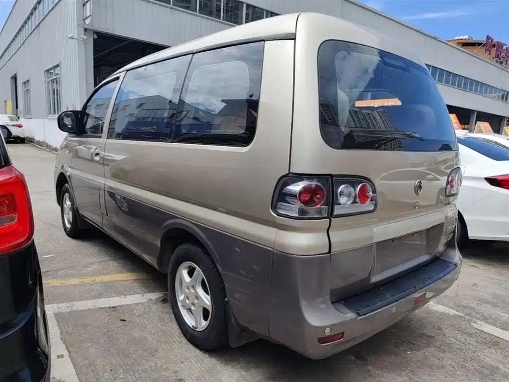 Lingzhi 2015 M3 1.6L 7-seater Comfort Model — миниатюра 5