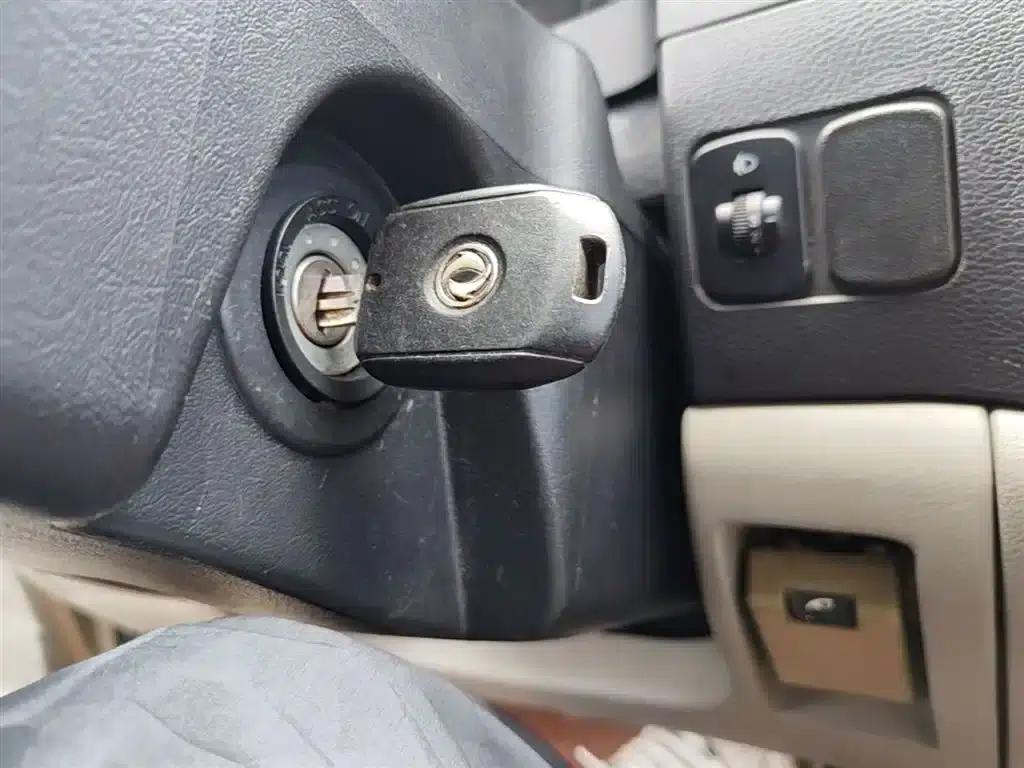 Lingzhi 2015 M3 1.6L 7-seater Comfort Model — миниатюра 9