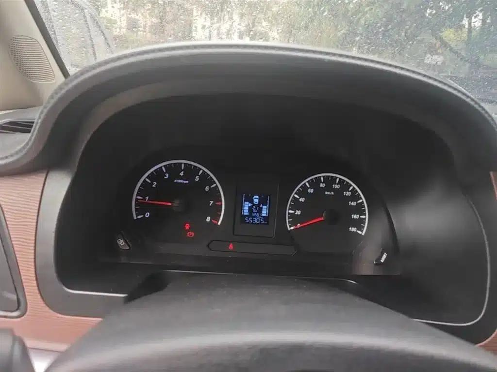 Lingzhi 2019 M5L 1.6L 7-seater Special Edition (China VI Emission Standard) — миниатюра 12