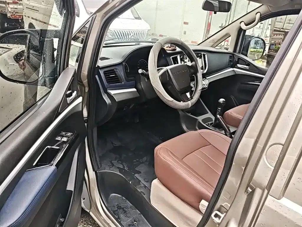 Lingzhi 2022 M5L 1.6L Practical 7-Seater — миниатюра 16