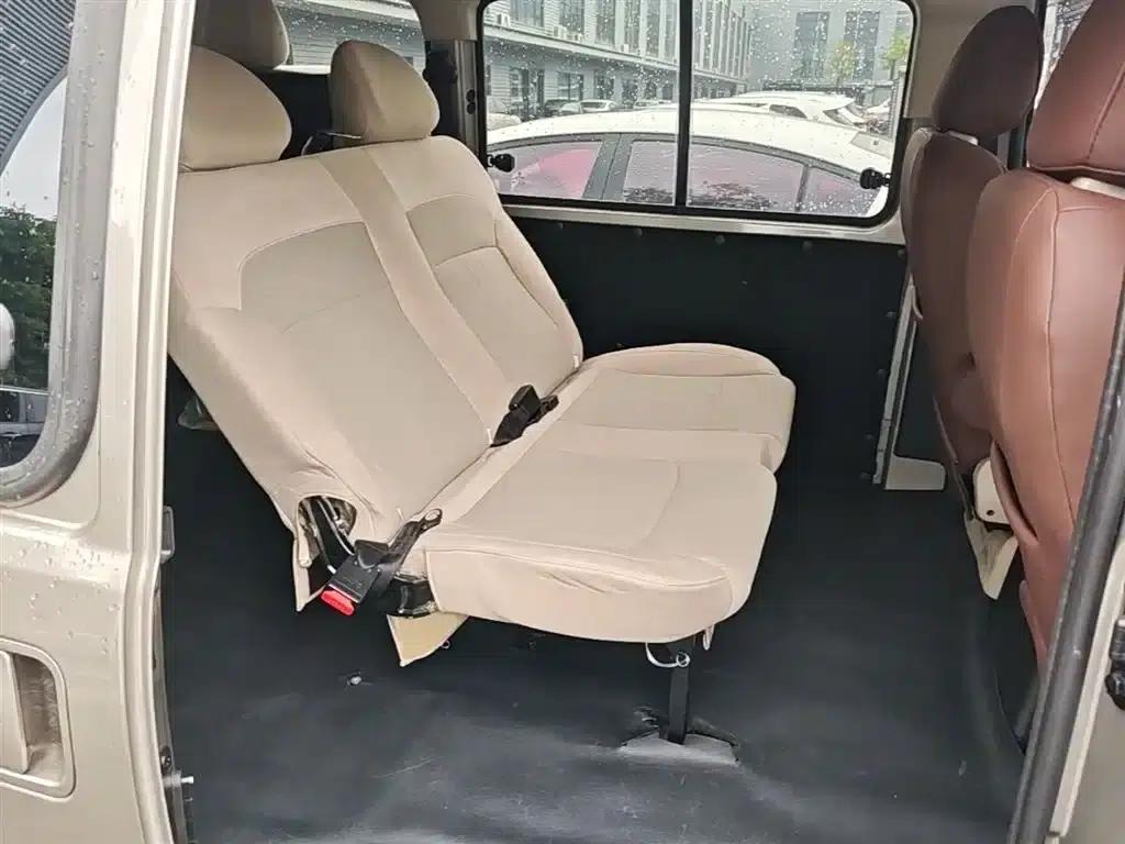 Lingzhi 2022 M5L 1.6L Practical 7-Seater — миниатюра 17