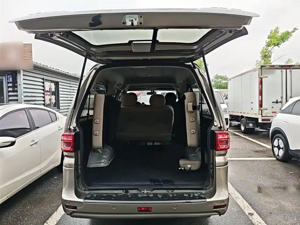 Lingzhi 2022 M5L 1.6L Practical 7-Seater — миниатюра 19