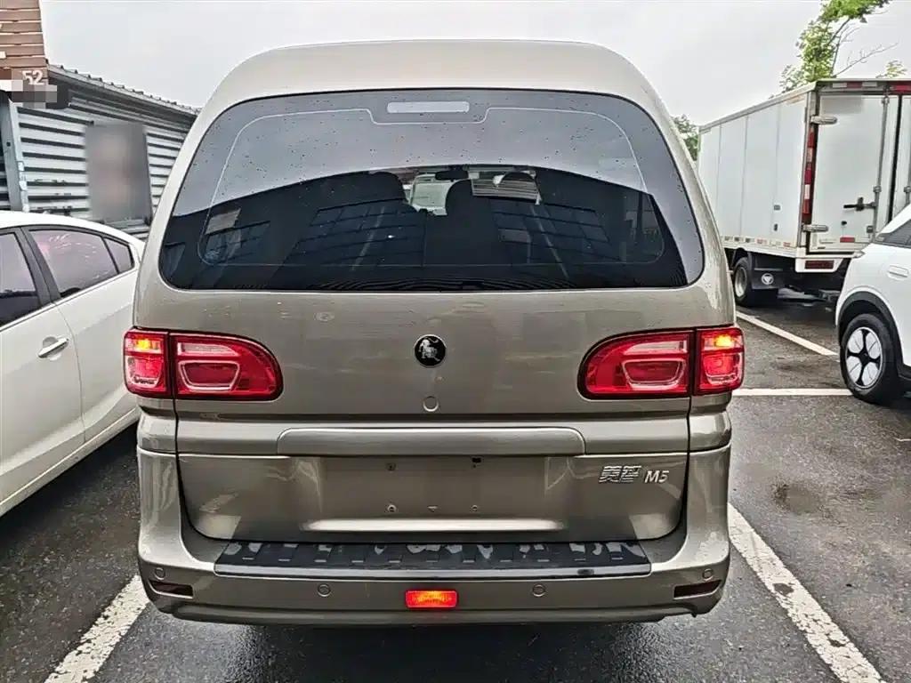 Lingzhi 2022 M5L 1.6L Practical 7-Seater — миниатюра 6