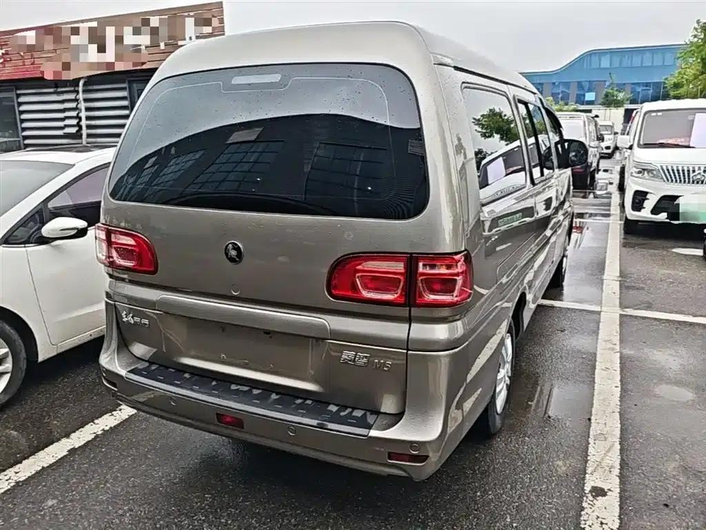 Lingzhi 2022 M5L 1.6L Practical 7-Seater — миниатюра 7
