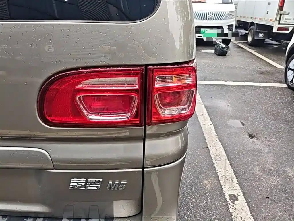 Lingzhi 2022 M5L 1.6L Practical 7-Seater — миниатюра 8