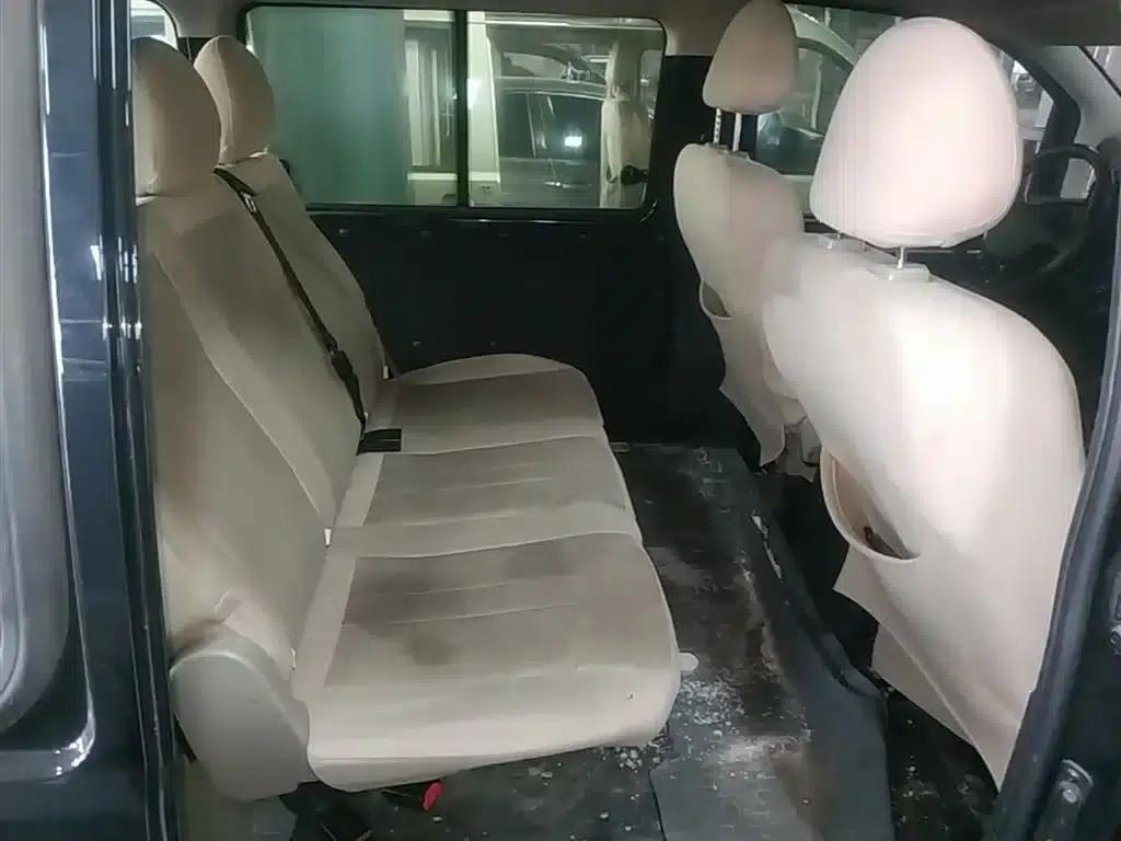 Lingzhi 2022 M5 1.6L Practical 5-Seater — миниатюра 17