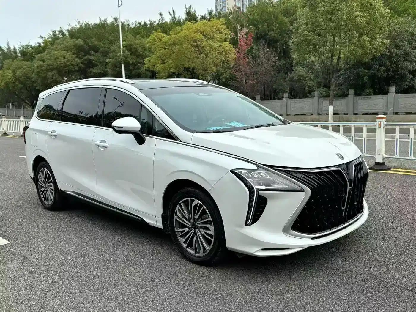Fengxing Yacht 2022 1.5T DCT Wave Chaser Edition — миниатюра 2
