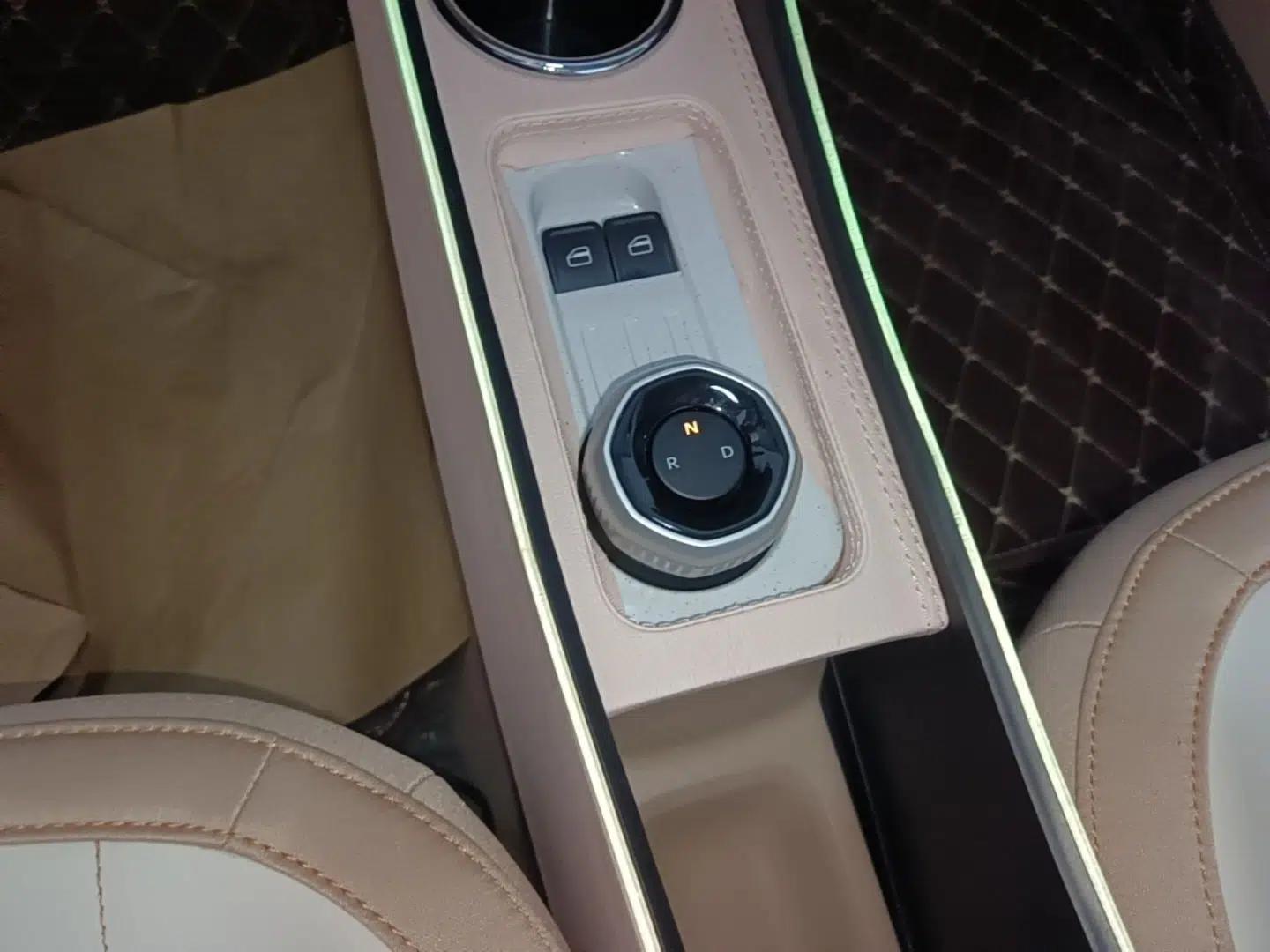 Geely Galaxy Panda 2024 Facelifted Panda Mini 200km Dragon Edition — миниатюра 16