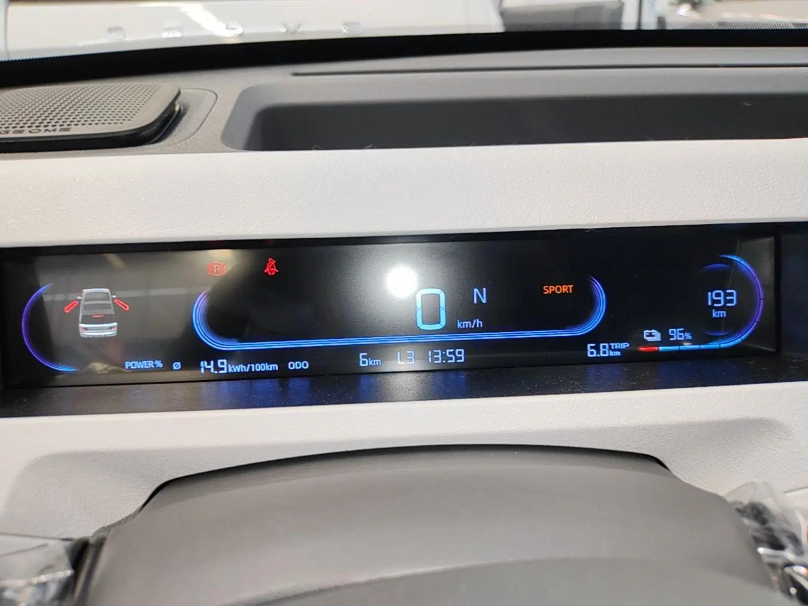 Geely Galaxy Panda 2024 Panda Mini 200km Endurance Bear — миниатюра 15
