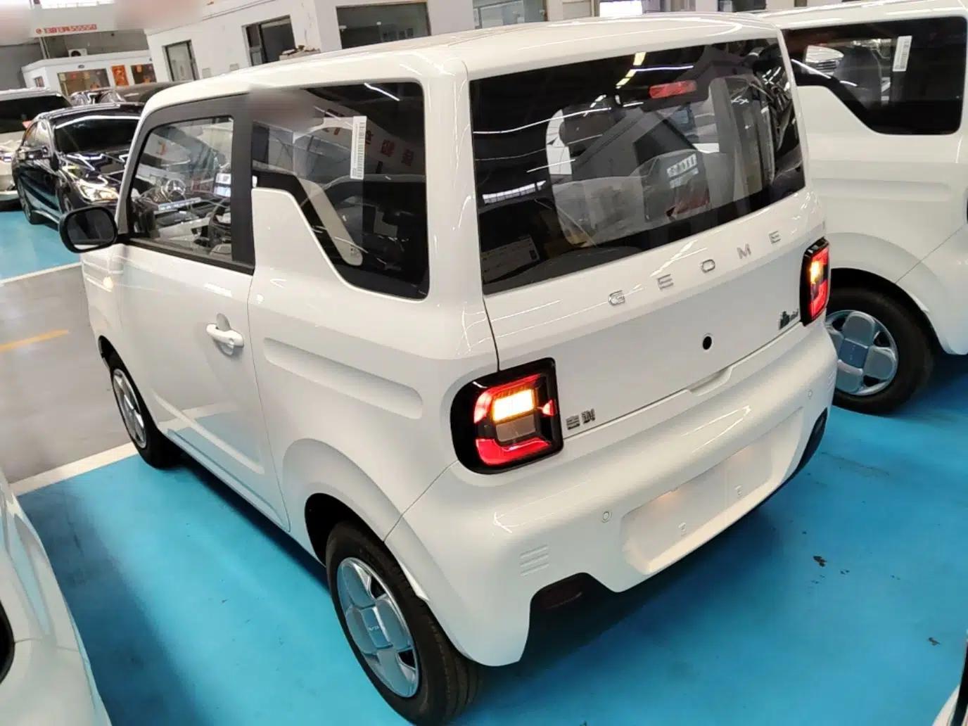 Geely Galaxy Panda 2024 Panda Mini 200km Endurance Bear — миниатюра 4