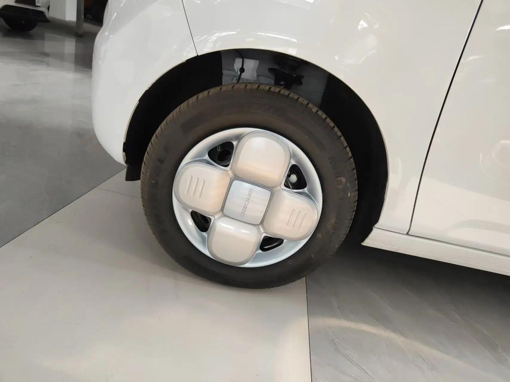 Geely Galaxy Panda 2024 Panda Mini 200km Endurance Bear — миниатюра 8