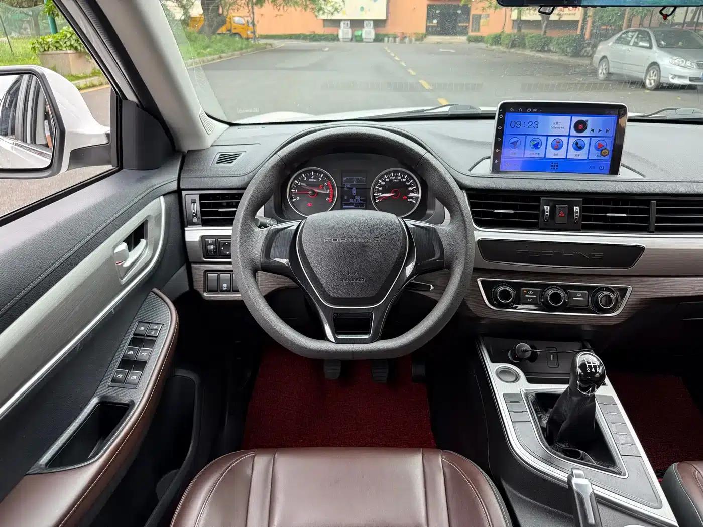 Fengxing T5 2021 1.6L Manual Comfort Model — миниатюра 16