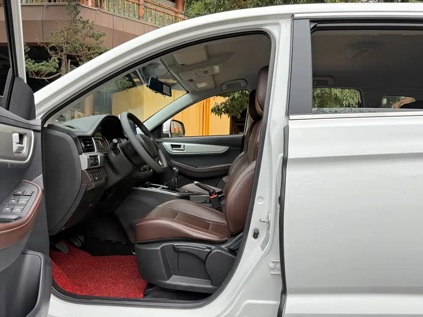 Fengxing T5 2021 1.6L Manual Comfort Model — миниатюра 6