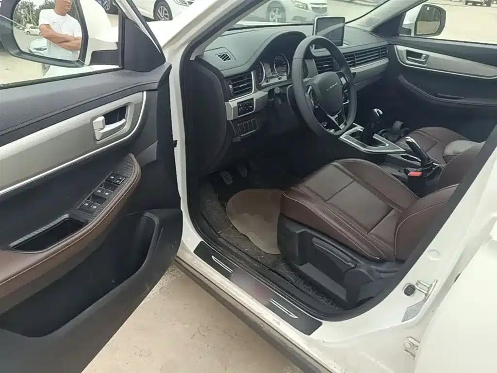 Fengxing T5 2023 Grand Edition 1.6L Manual Dream Edition (5-seater) — миниатюра 16