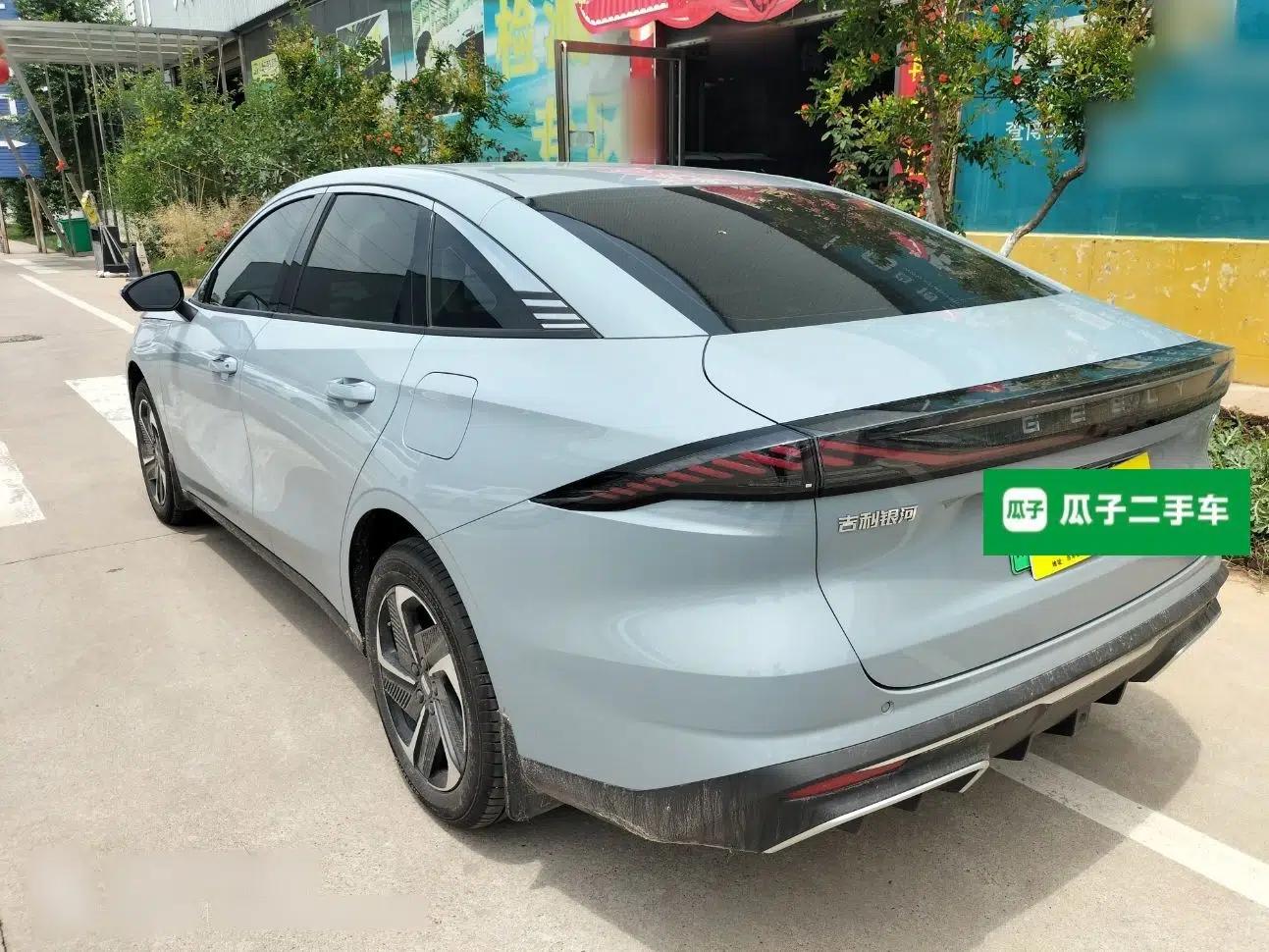 Geely Galaxy L6 2025 EM-i 140km Explorer+ Edition — миниатюра 4