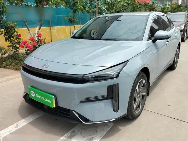 Geely Galaxy L6 2025 EM-i 140km Explorer+ Edition