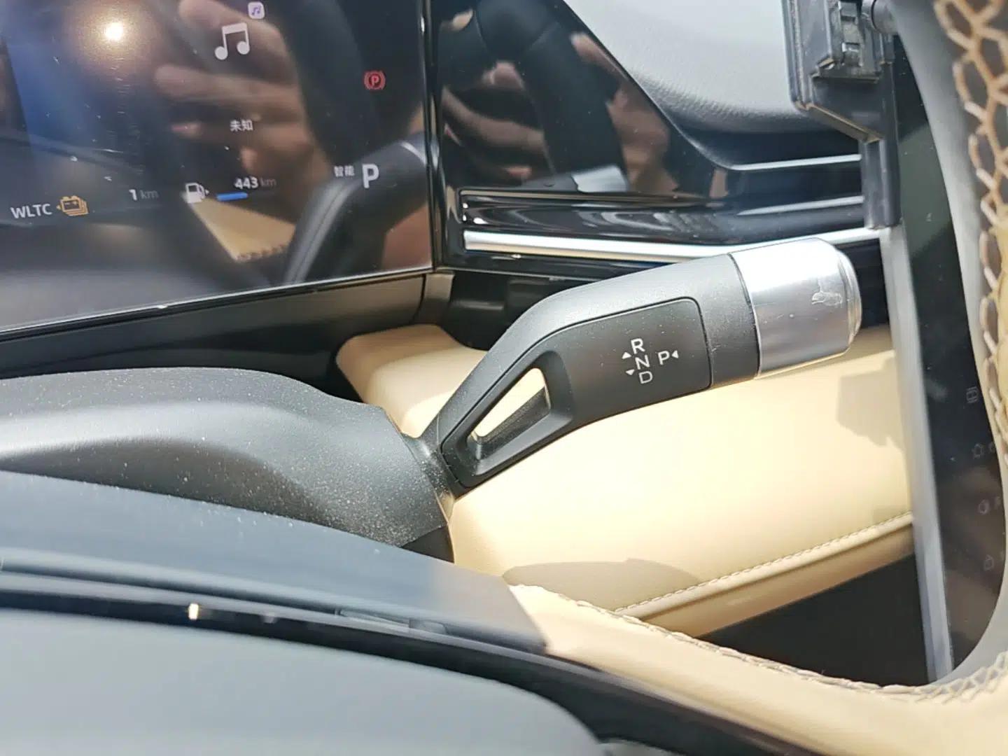 Geely Galaxy L6 2023 125km PLUS — миниатюра 17