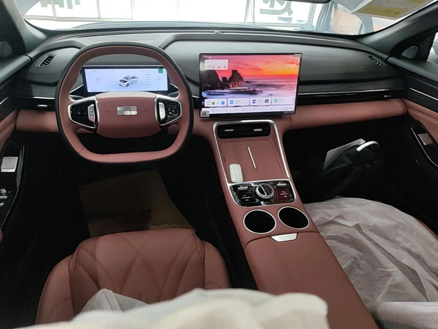 Geely Galaxy L6 2025 EM-i 140km Explorer+ Edition — миниатюра 13