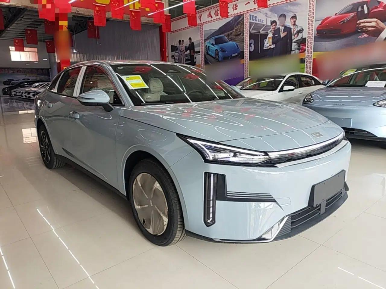 Geely Galaxy L6 2025 EM-i 140km Explorer+ Edition — миниатюра 3