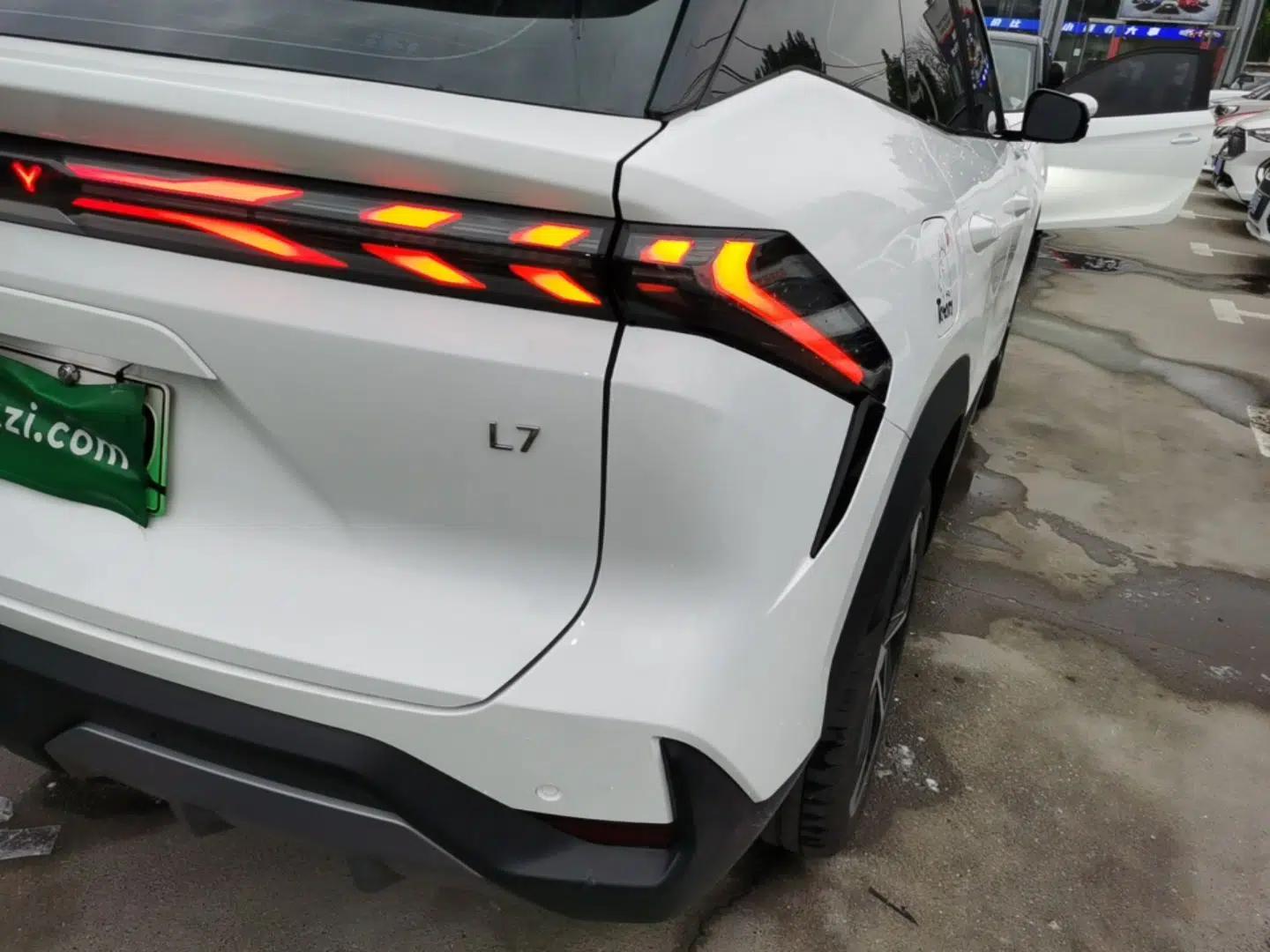 Geely Galaxy L7 2024 1.5T 115 km Starship Dragon Edition — миниатюра 7