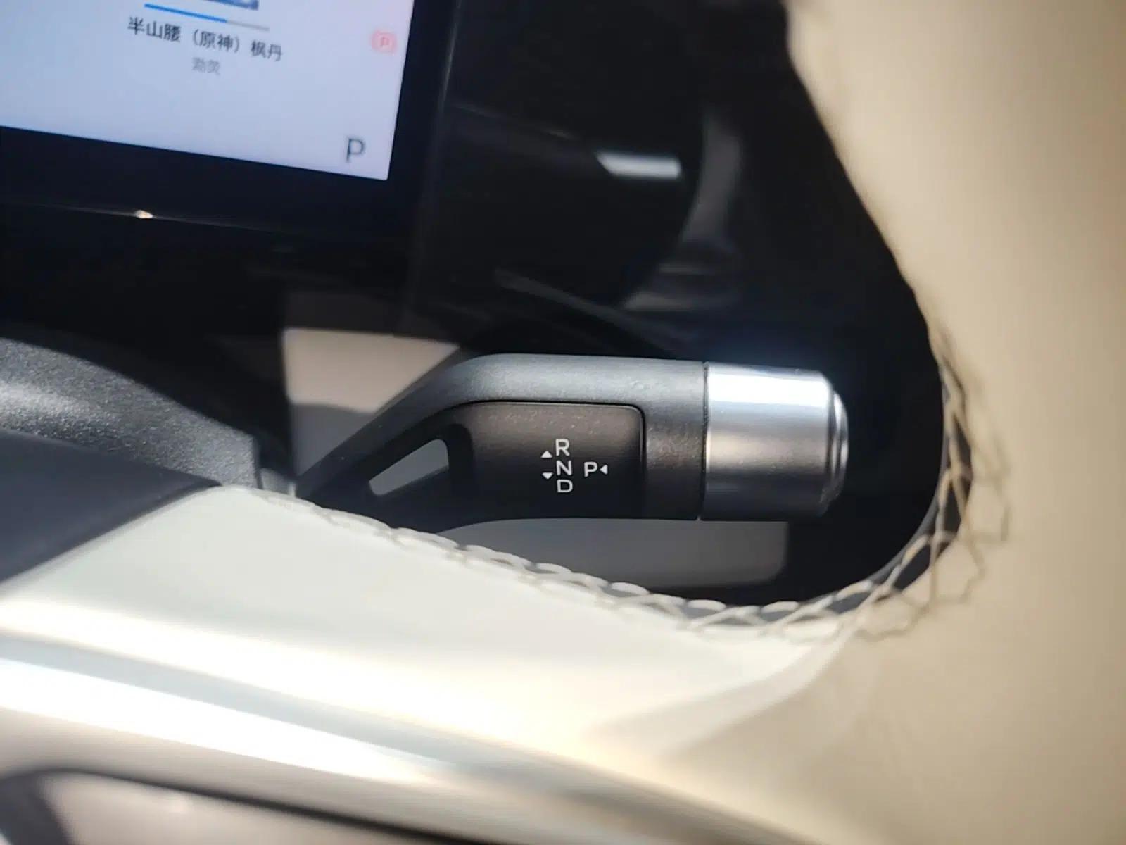 Geely Galaxy L7 2024 1.5T 115 km PLUS Dragon Edition — миниатюра 17
