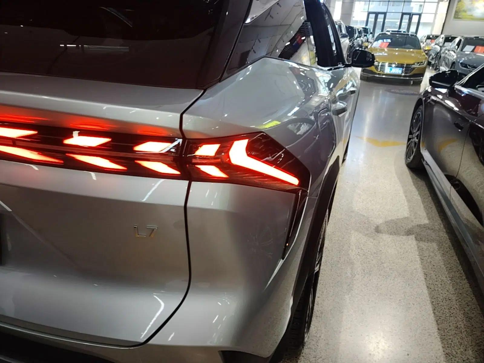 Geely Galaxy L7 2024 1.5T 115 km PLUS Dragon Edition — миниатюра 7