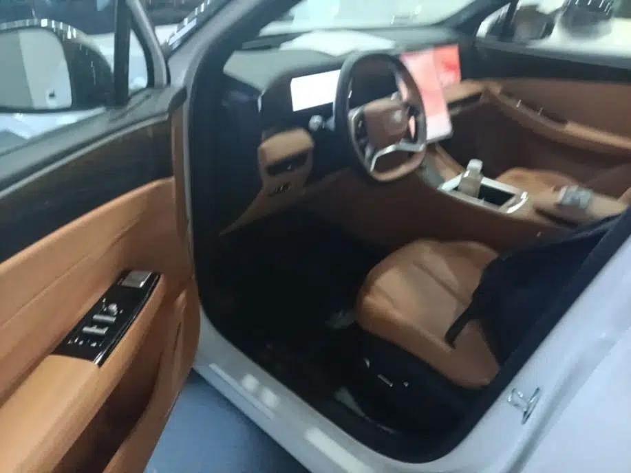 Geely Galaxy L7 2025 EM-i 115km Exploration+ Edition — миниатюра 19