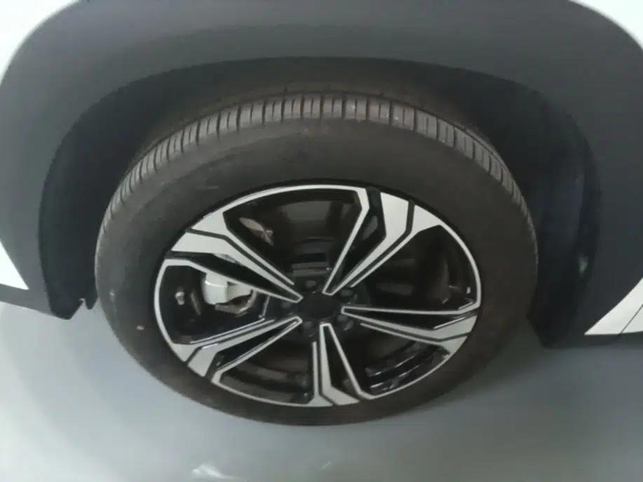 Geely Galaxy L7 2025 EM-i 115km Exploration+ Edition — миниатюра 8