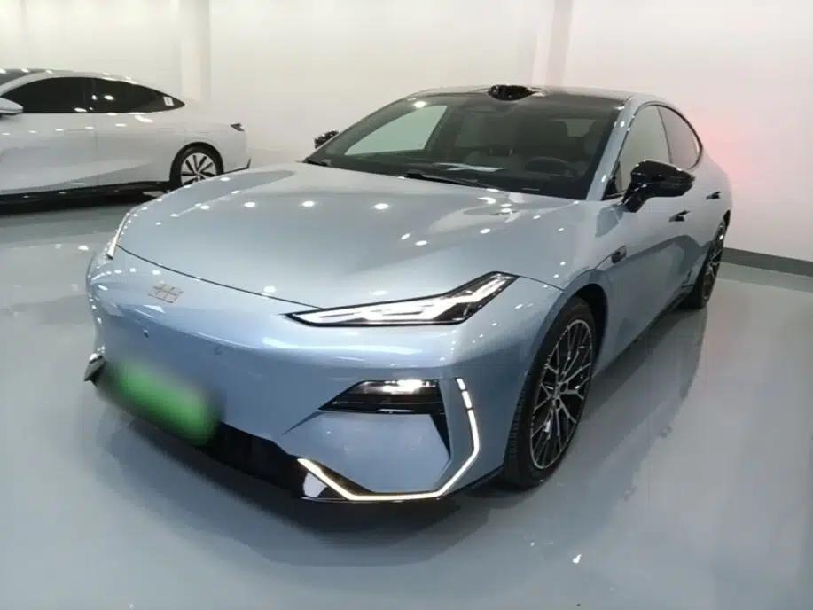 Geely Galaxy E8 2025 620 km All-Wheel Drive Starship LiDAR-Enabled Intelligent Driving Version — миниатюра 1