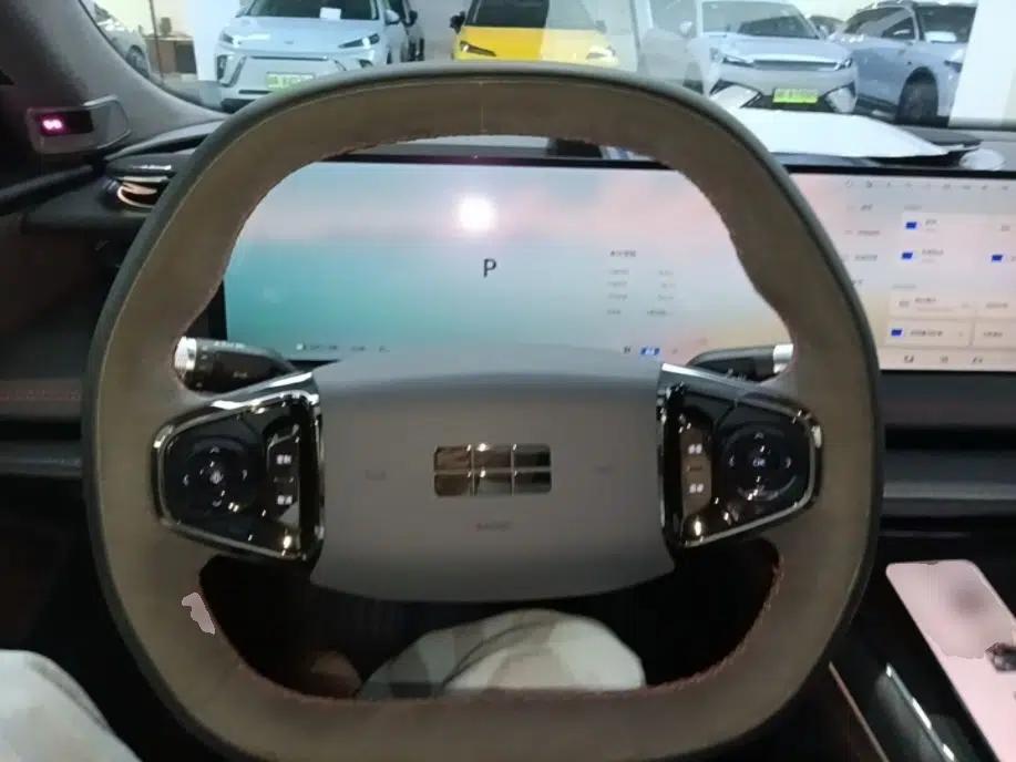 Geely Galaxy E8 2025 620 km All-Wheel Drive Starship LiDAR-Enabled Intelligent Driving Version — миниатюра 14